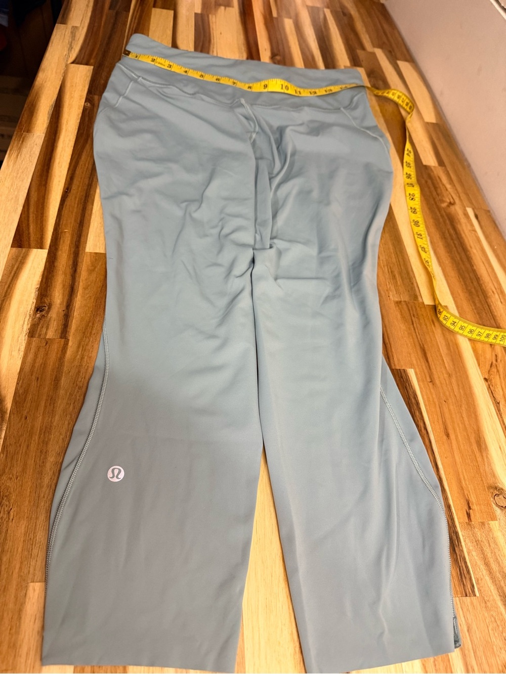 lululemon sage base pace HR crop 23” yoga leggings activewear collegiate cozy L